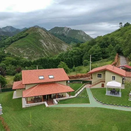 Casa El Campo Mateo Feriehus Peruyes